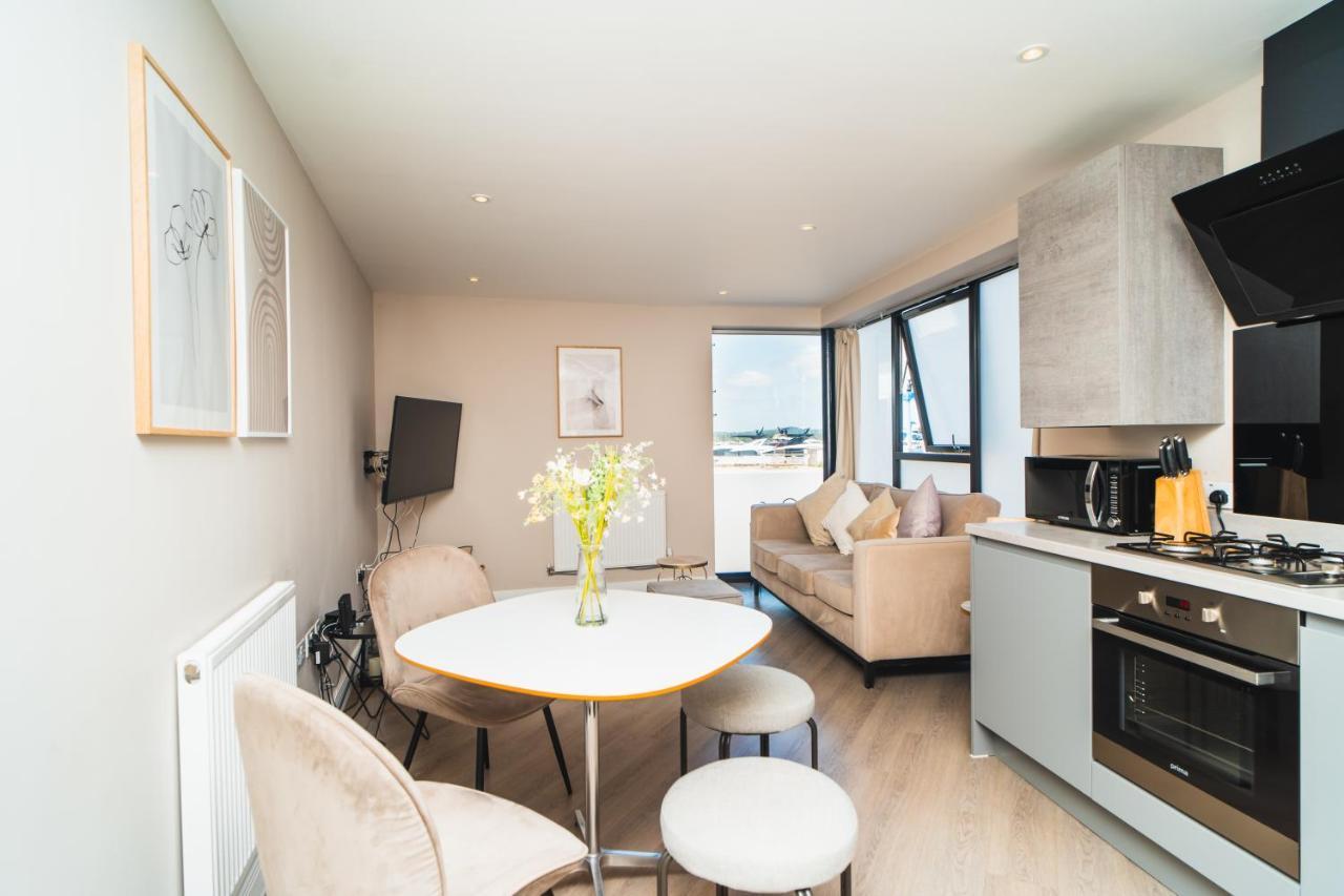 Beautiful Two Bedroom Harbour Side Apartment Poole Εξωτερικό φωτογραφία