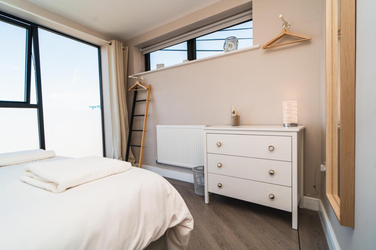 Beautiful Two Bedroom Harbour Side Apartment Poole Εξωτερικό φωτογραφία